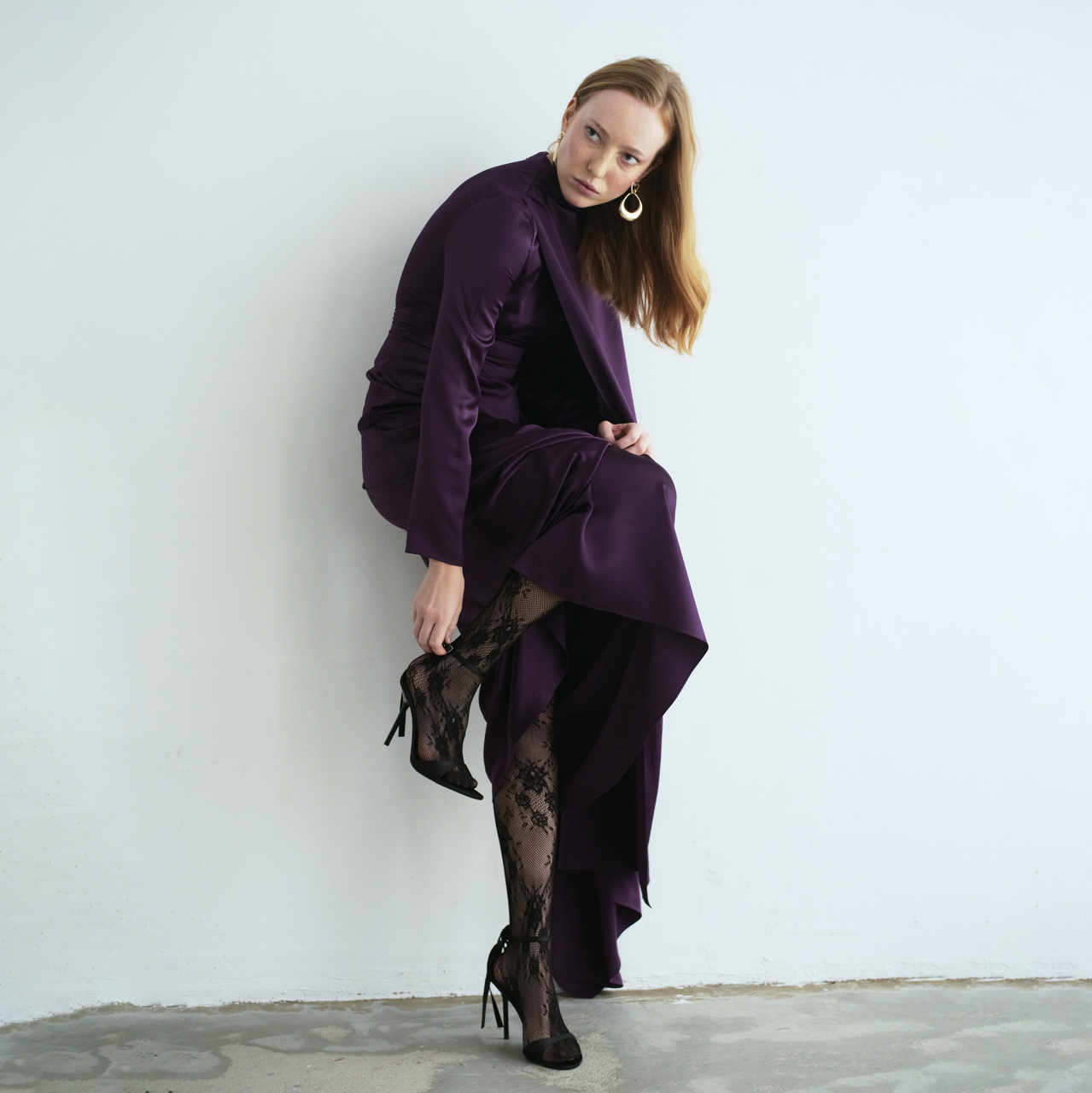 How to Style Modest Dresses: A British High-Fashion Perspective